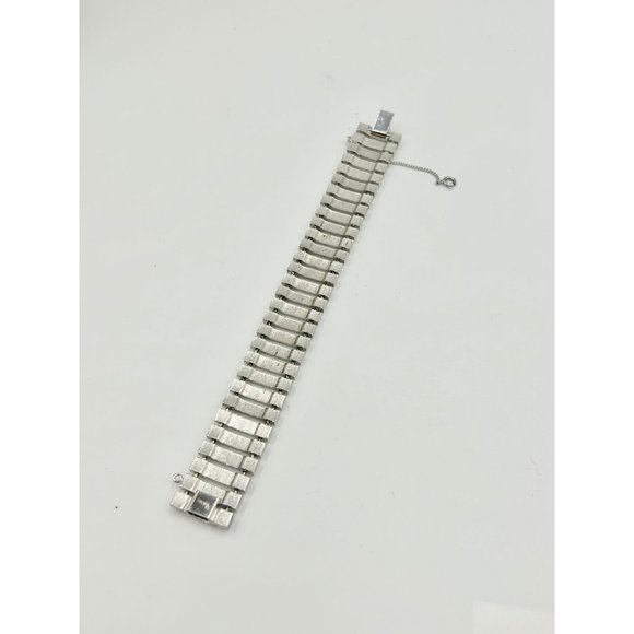 Vintage Signed TRIFARI Textured Silver Tone Bracelet Wide Retro Classic Design - Picture 6 of 9